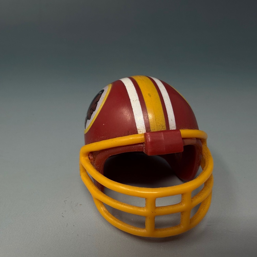 Vintage Washington Redskins Gumball Machine Football Helmets Lot of 2 AA Capsule - Picture 3 of 16